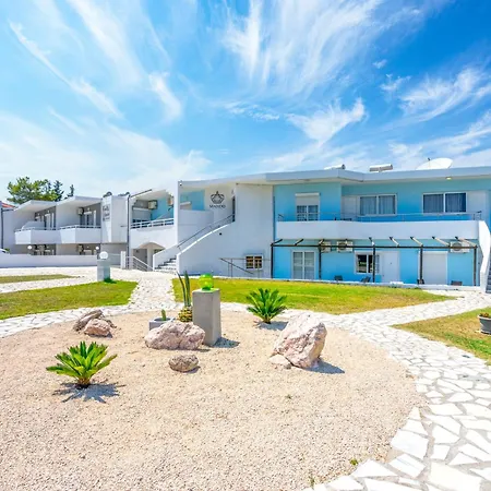 Mando Living -faliraki Appart hôtel 2*